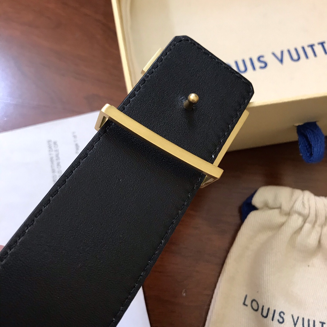 Louis Vuitton Belt in Black