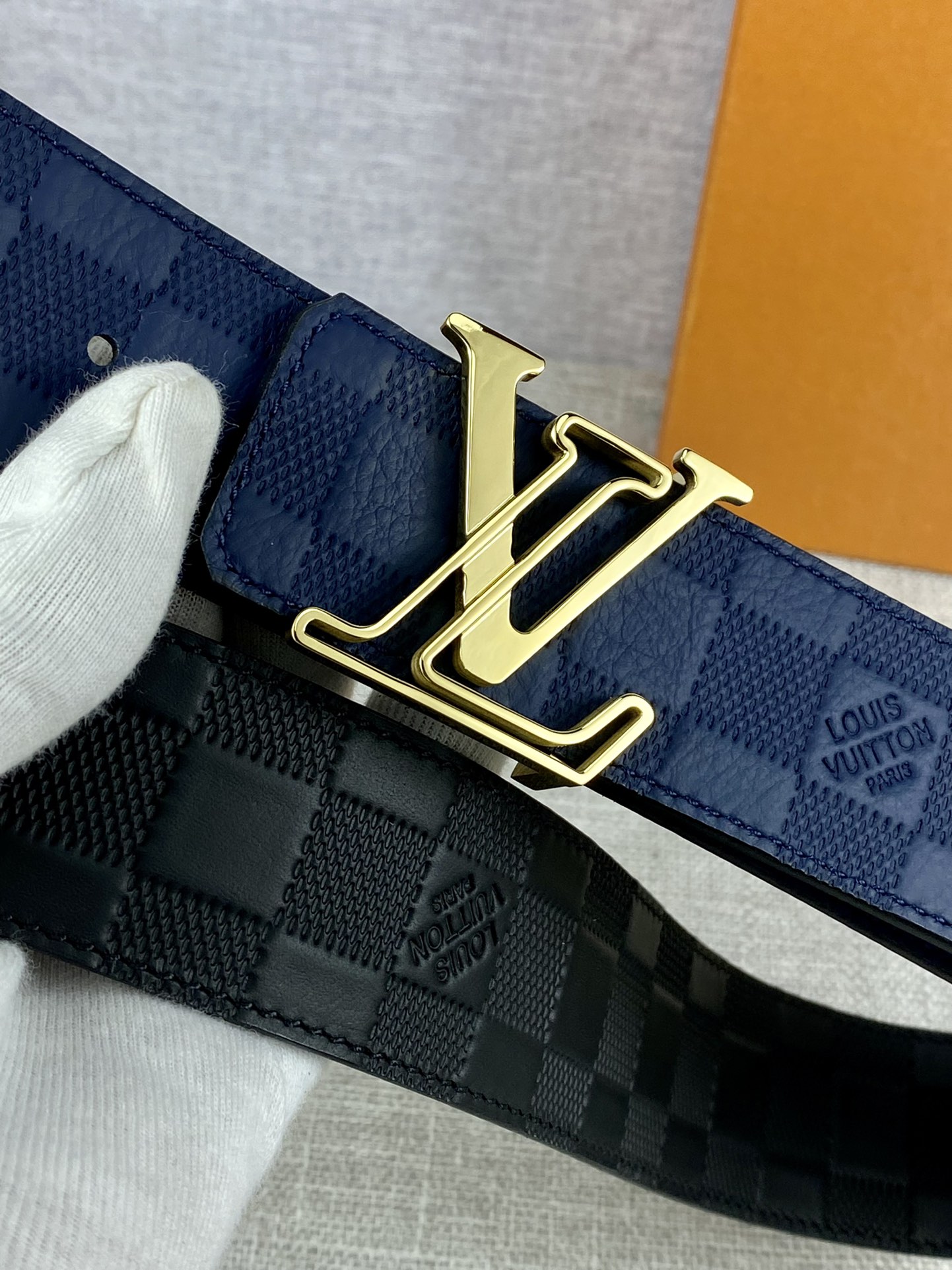 Louis Vuitton Belt in Black