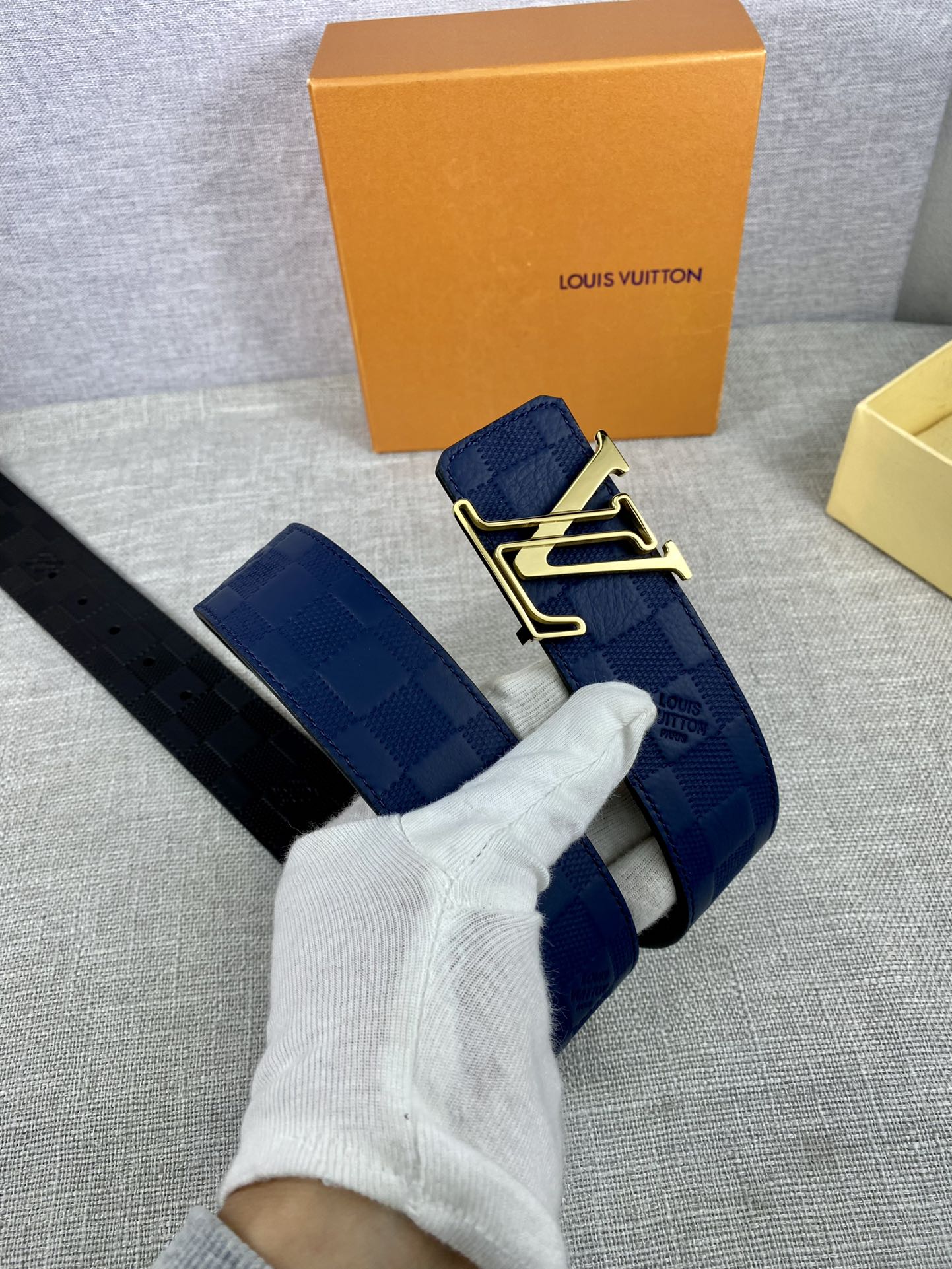 Louis Vuitton Belt in Black