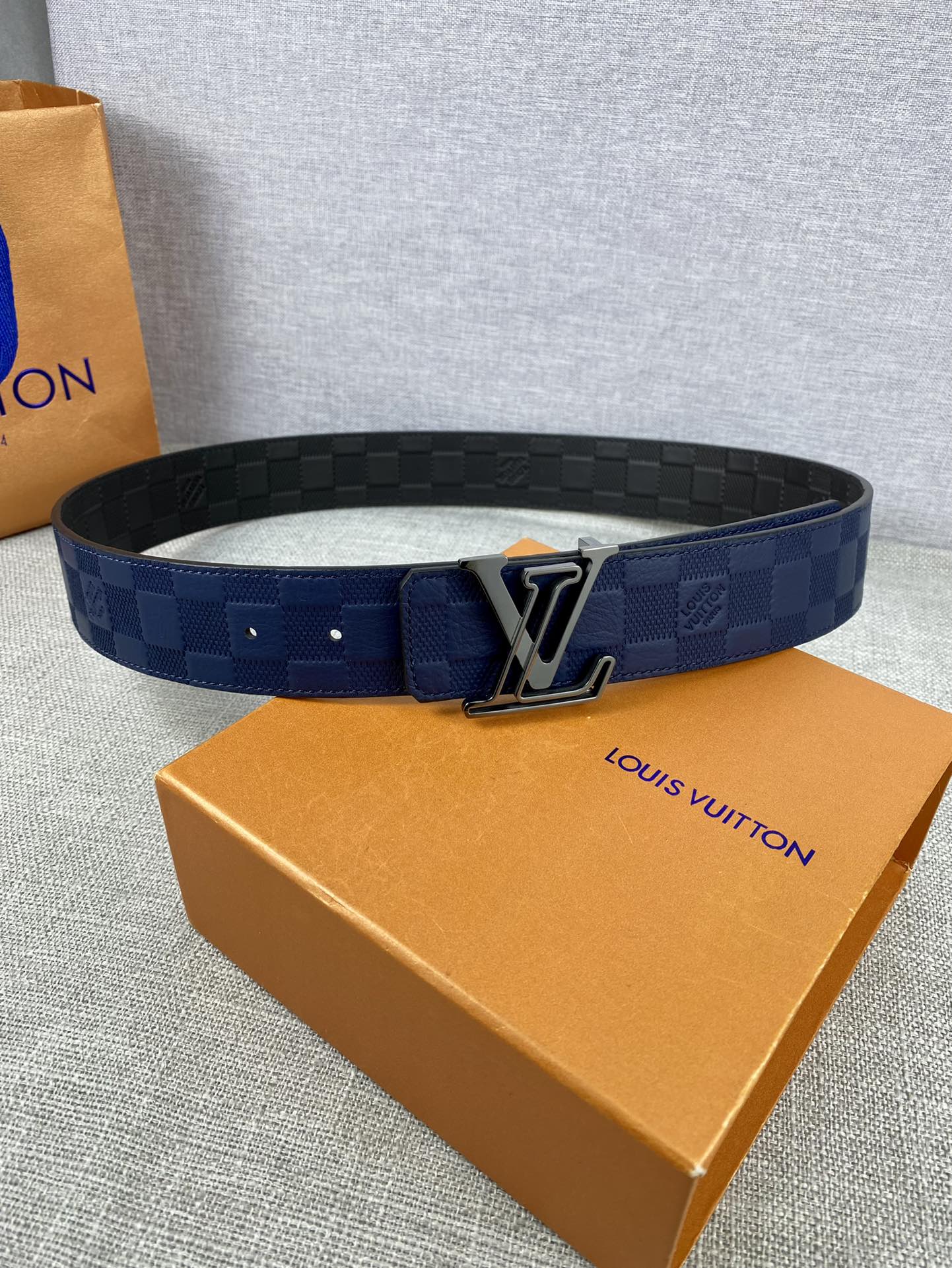 Louis Vuitton Belt in Black