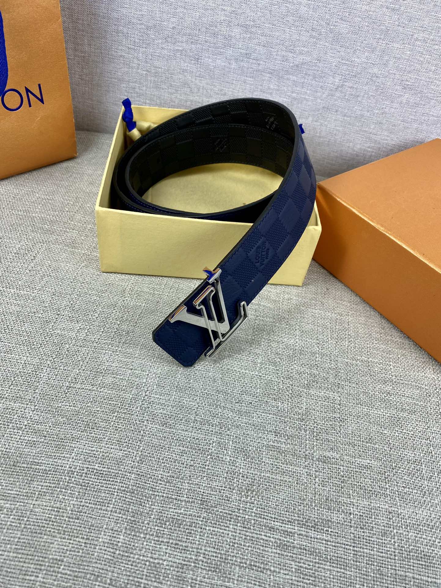 Louis Vuitton Belt in Black