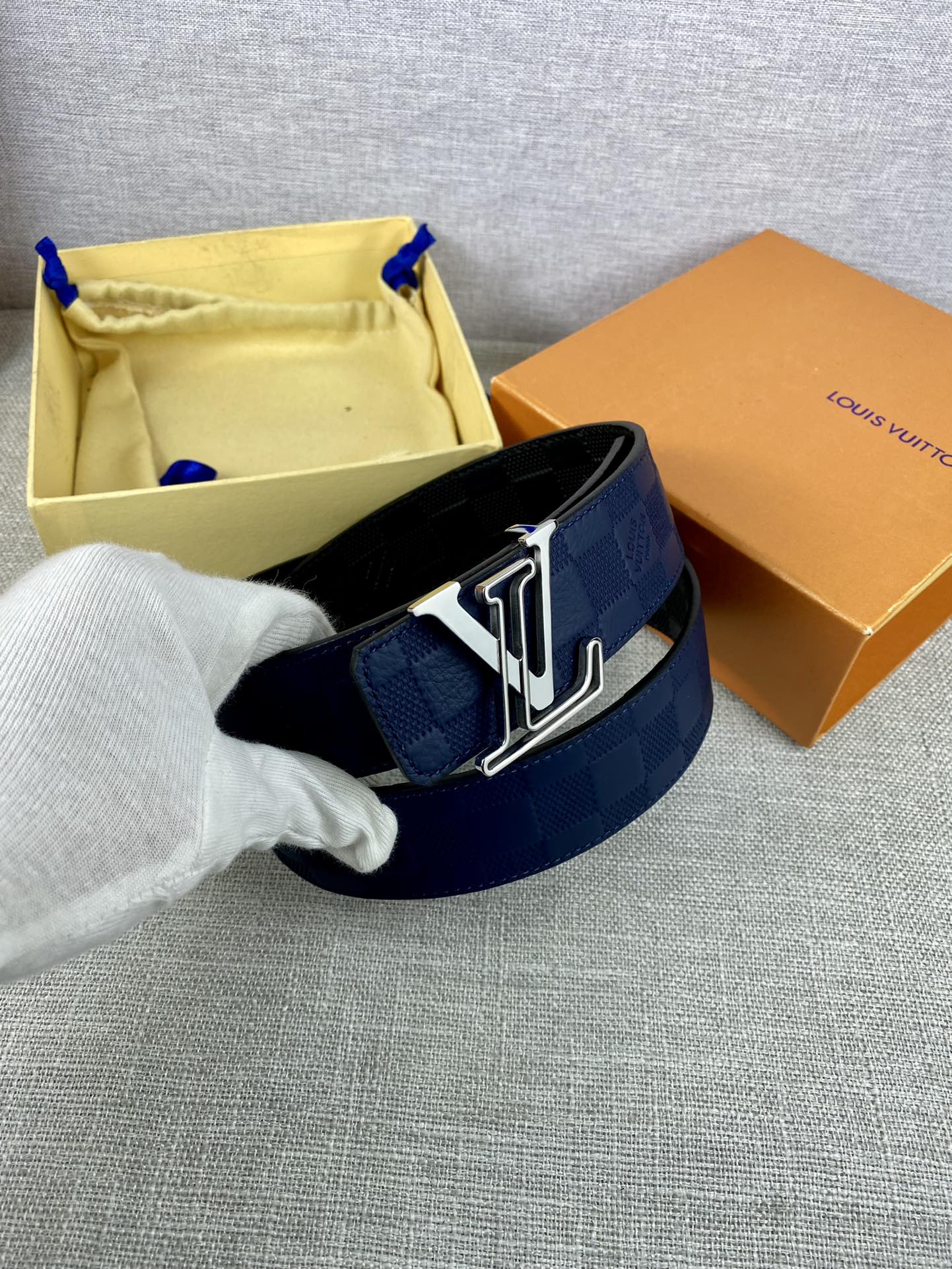 Louis Vuitton Belt in Black