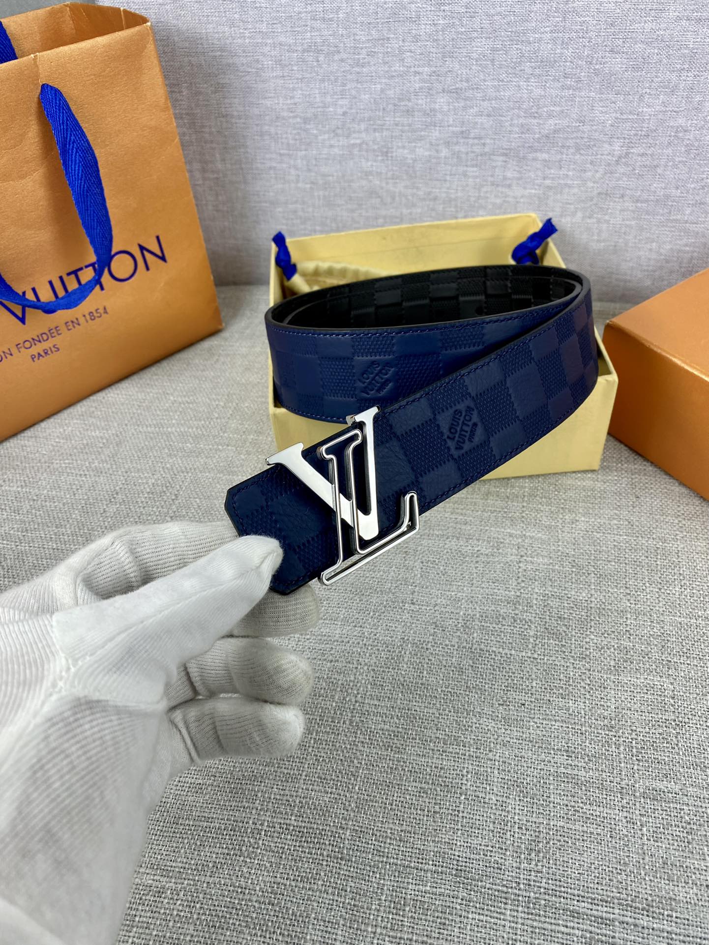 Louis Vuitton Belt in Black