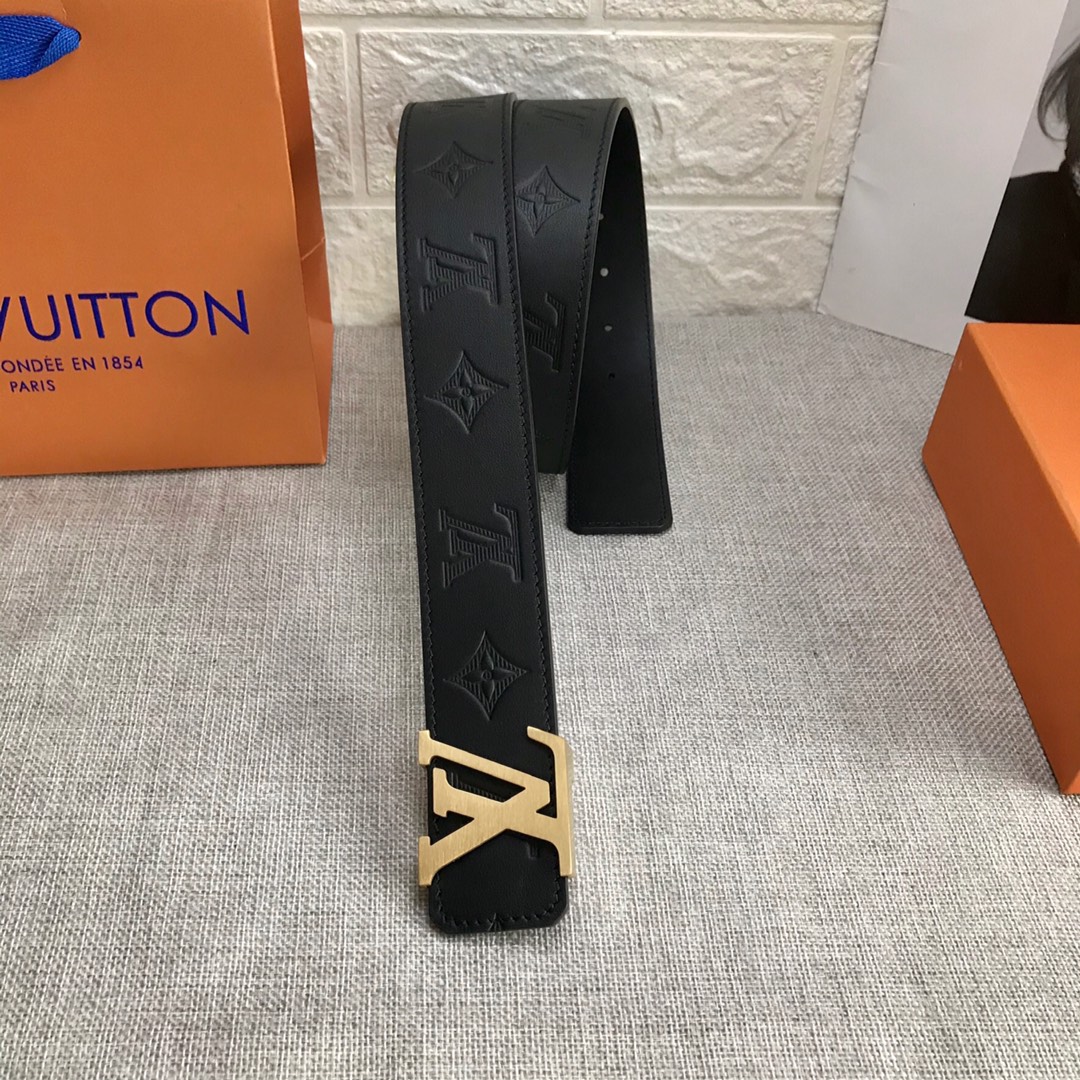 Louis Vuitton Belt in Black