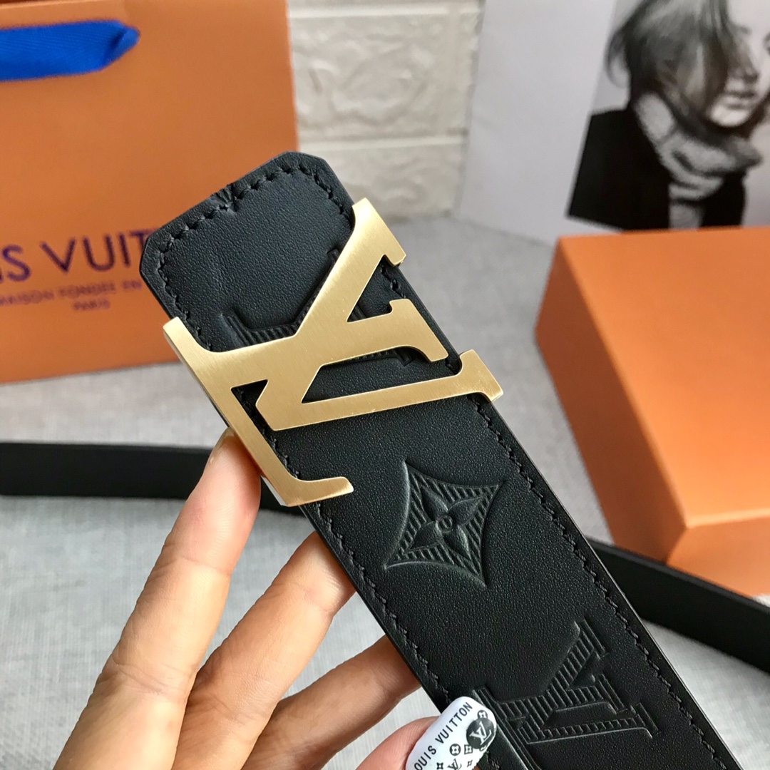 Louis Vuitton Belt in Black