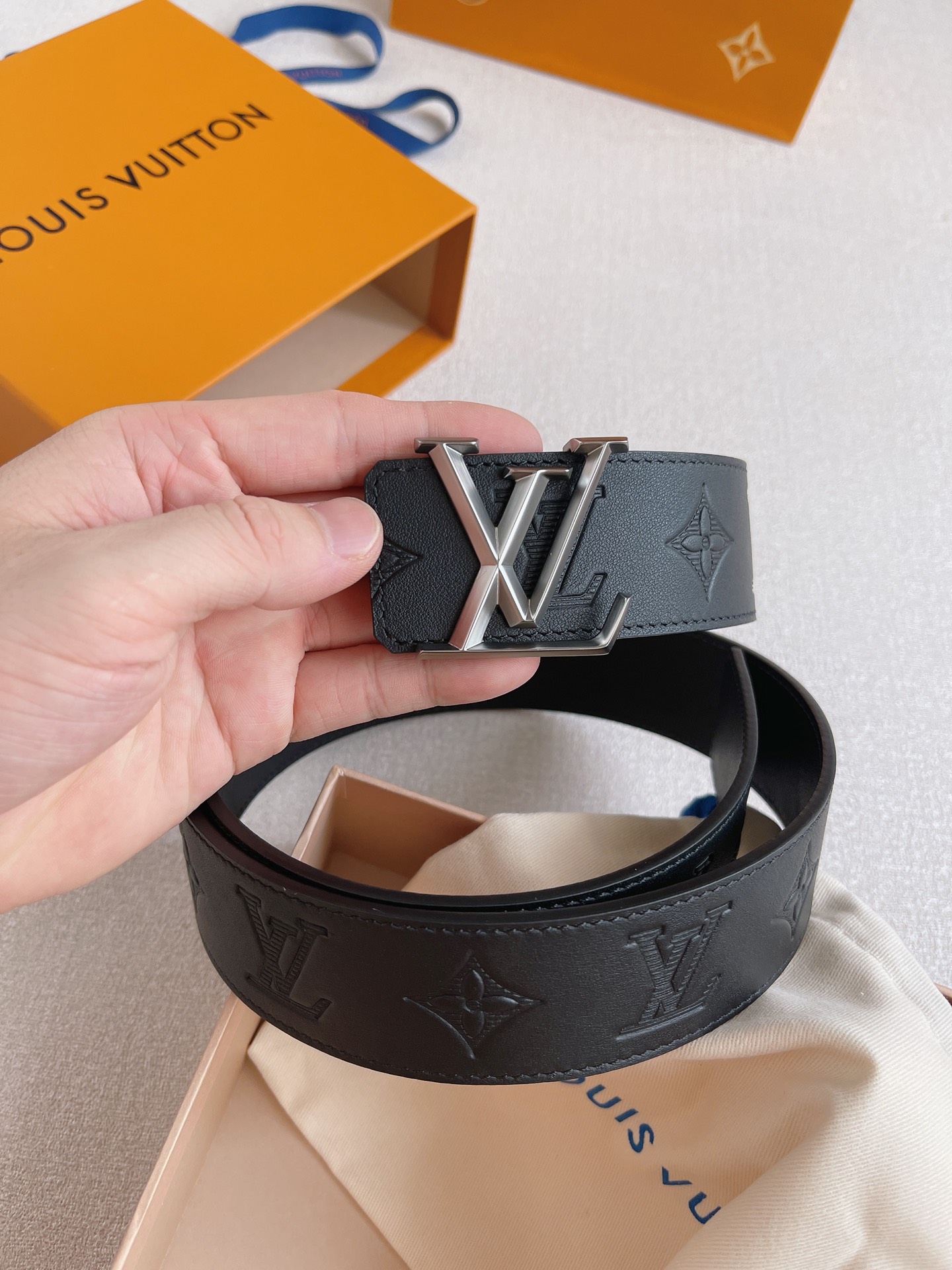 Louis Vuitton Belt in Black