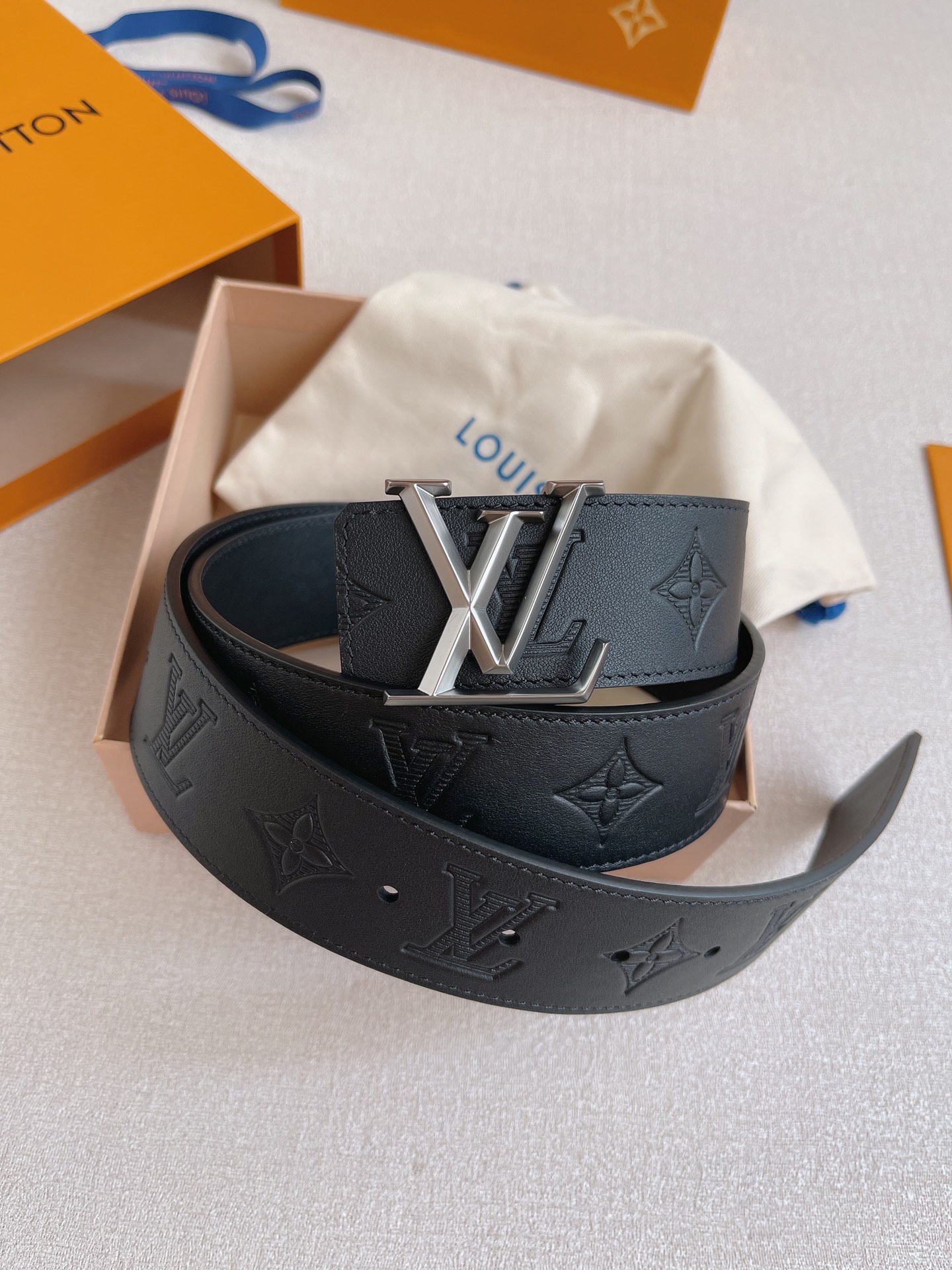 Louis Vuitton Belt in Black