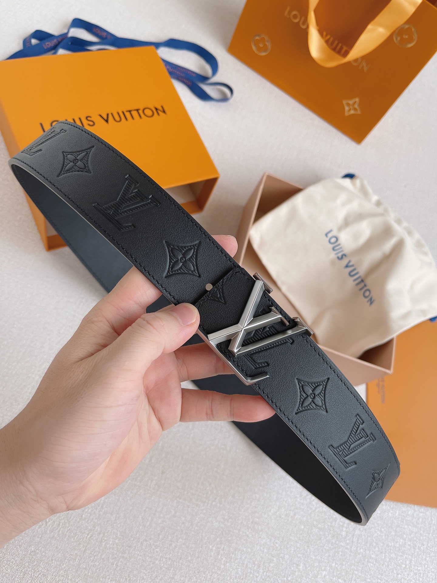 Louis Vuitton Belt in Black