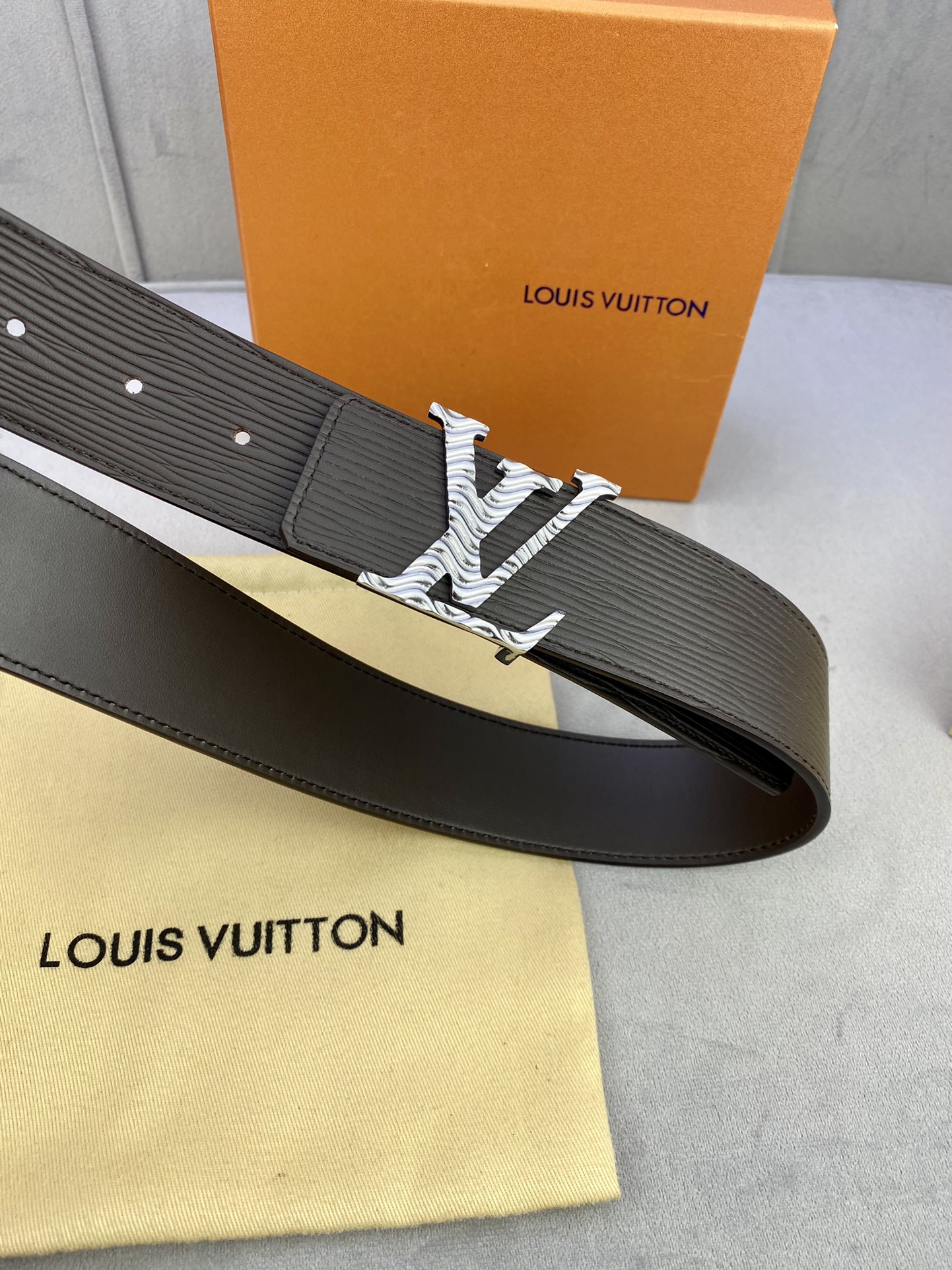 Louis Vuitton Belt in Black