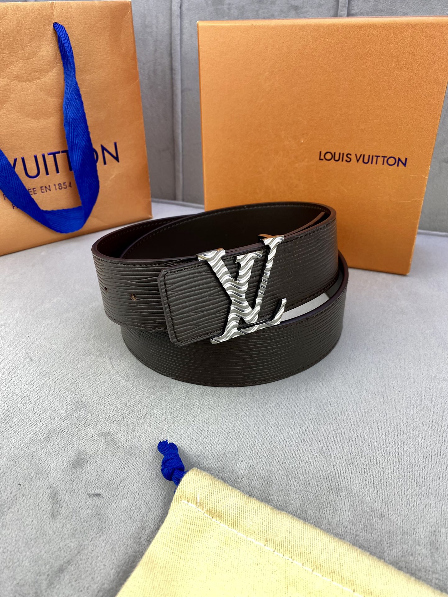 Louis Vuitton Belt in Black