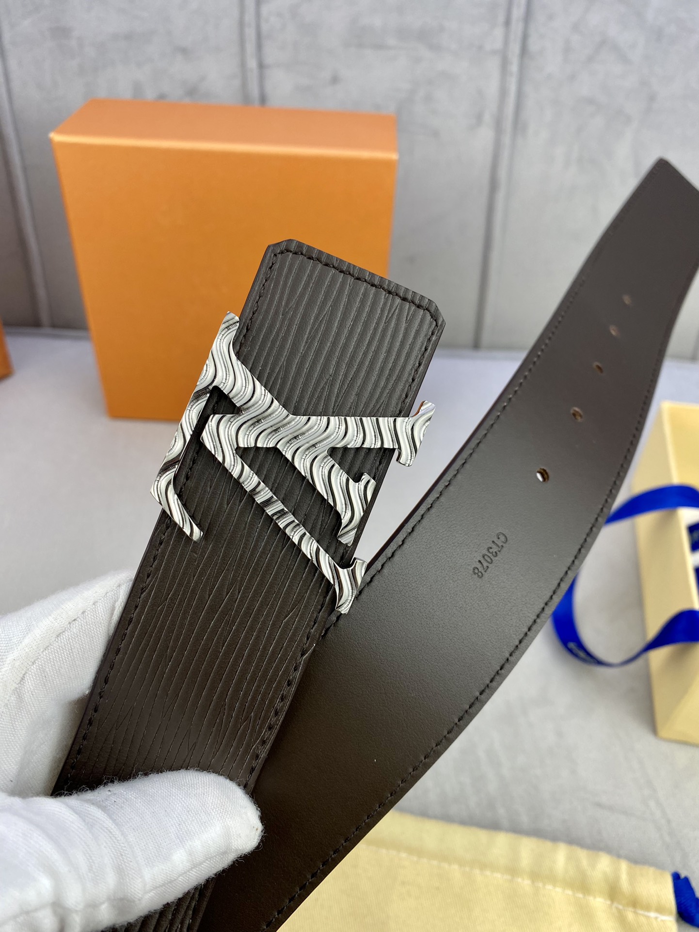 Louis Vuitton Belt in Black