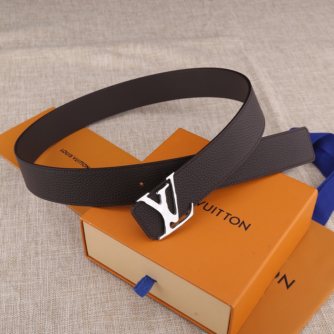 Louis Vuitton Belt in Black