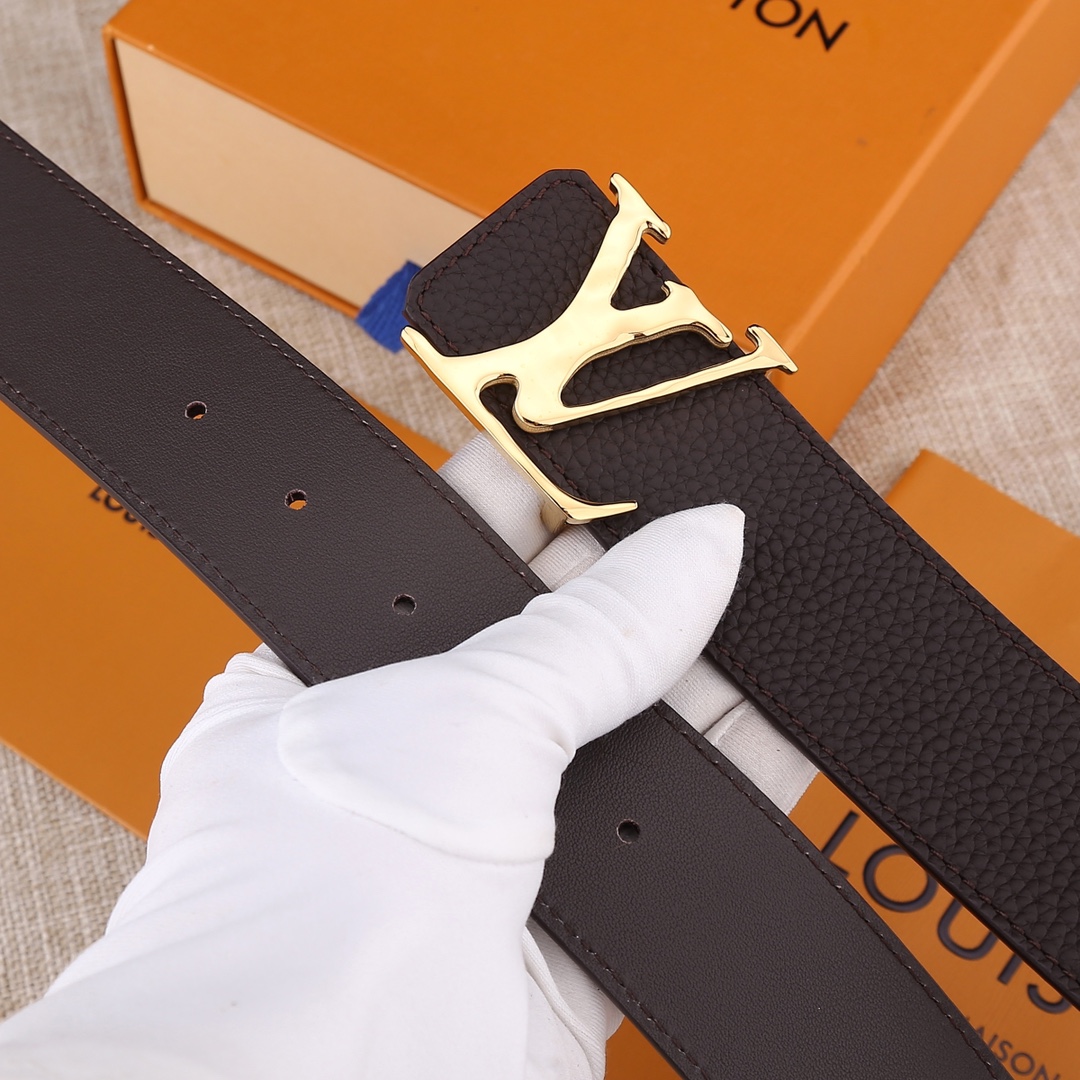 Louis Vuitton Belt in Black