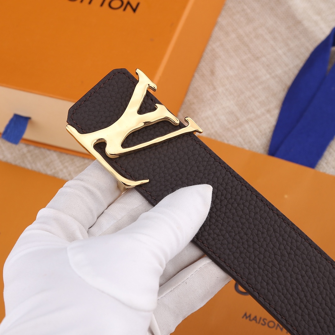 Louis Vuitton Belt in Black