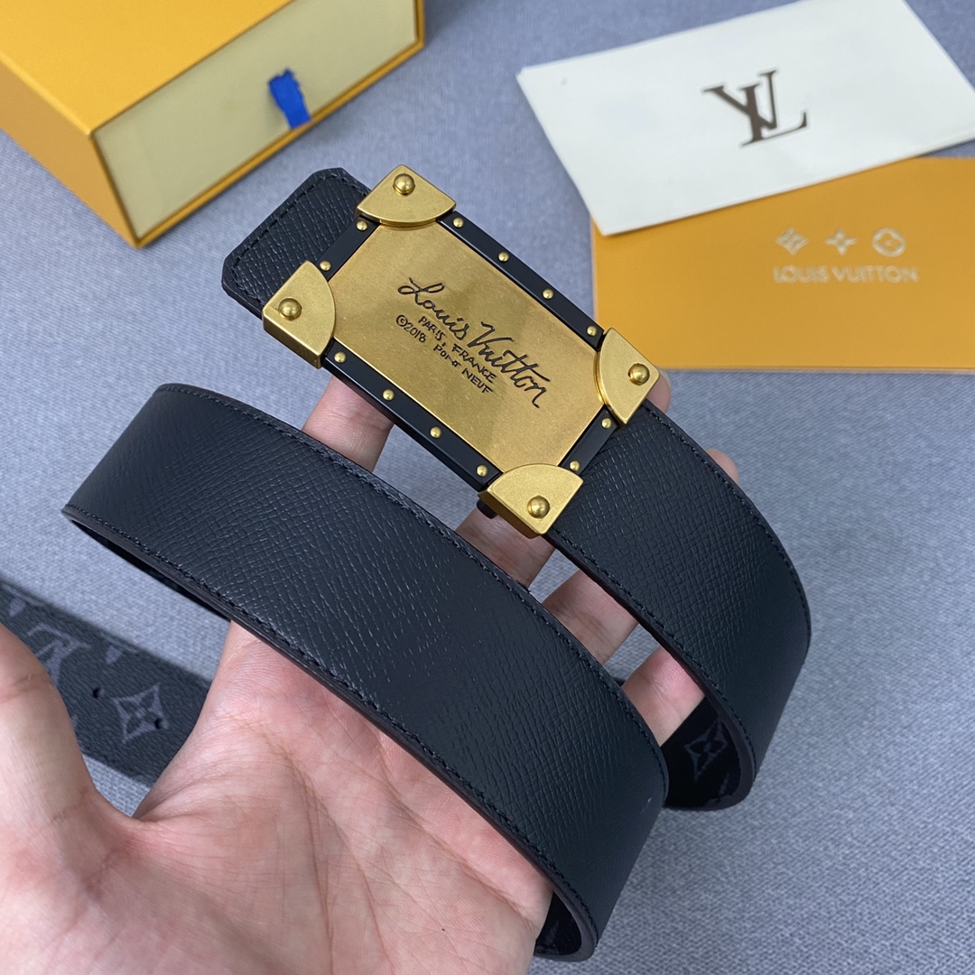 Louis Vuitton Belt in Black