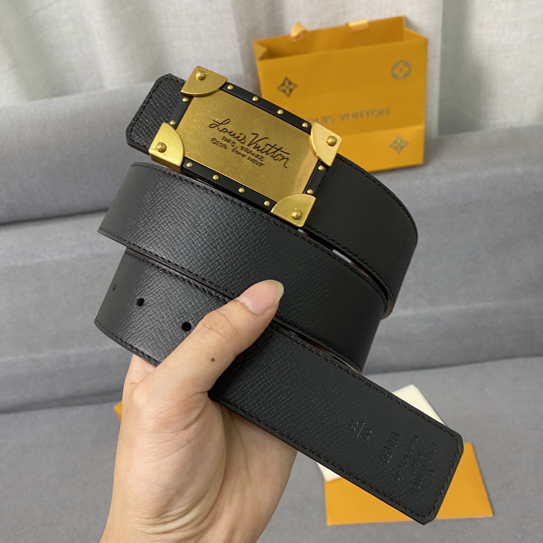 Louis Vuitton Belt in Black