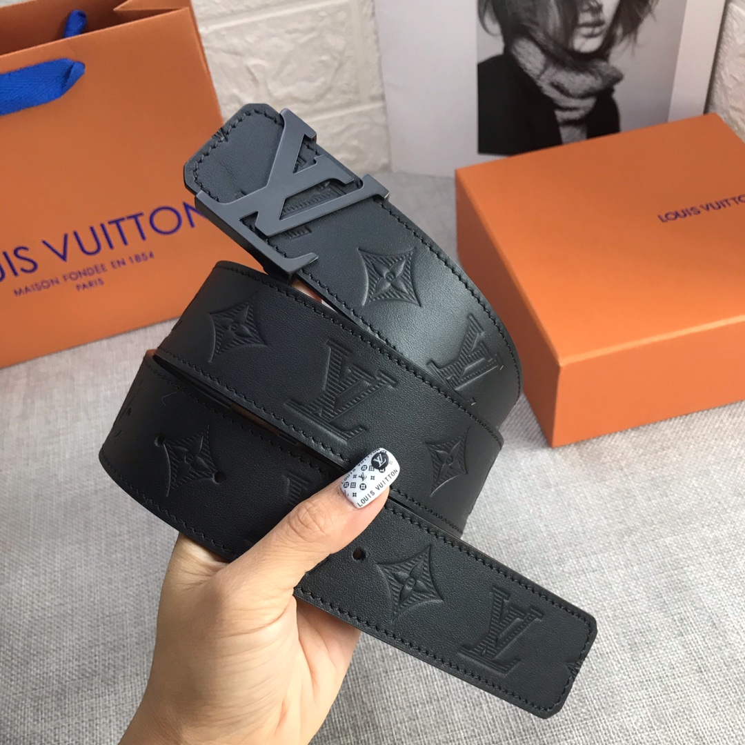 Louis Vuitton Belt in Black