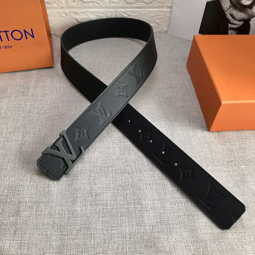 Louis Vuitton Belt in Black