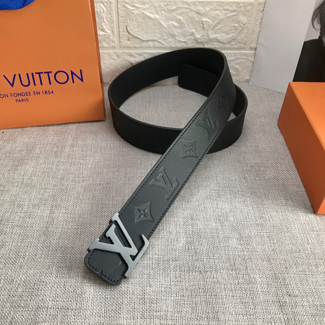 Louis Vuitton Belt in Black