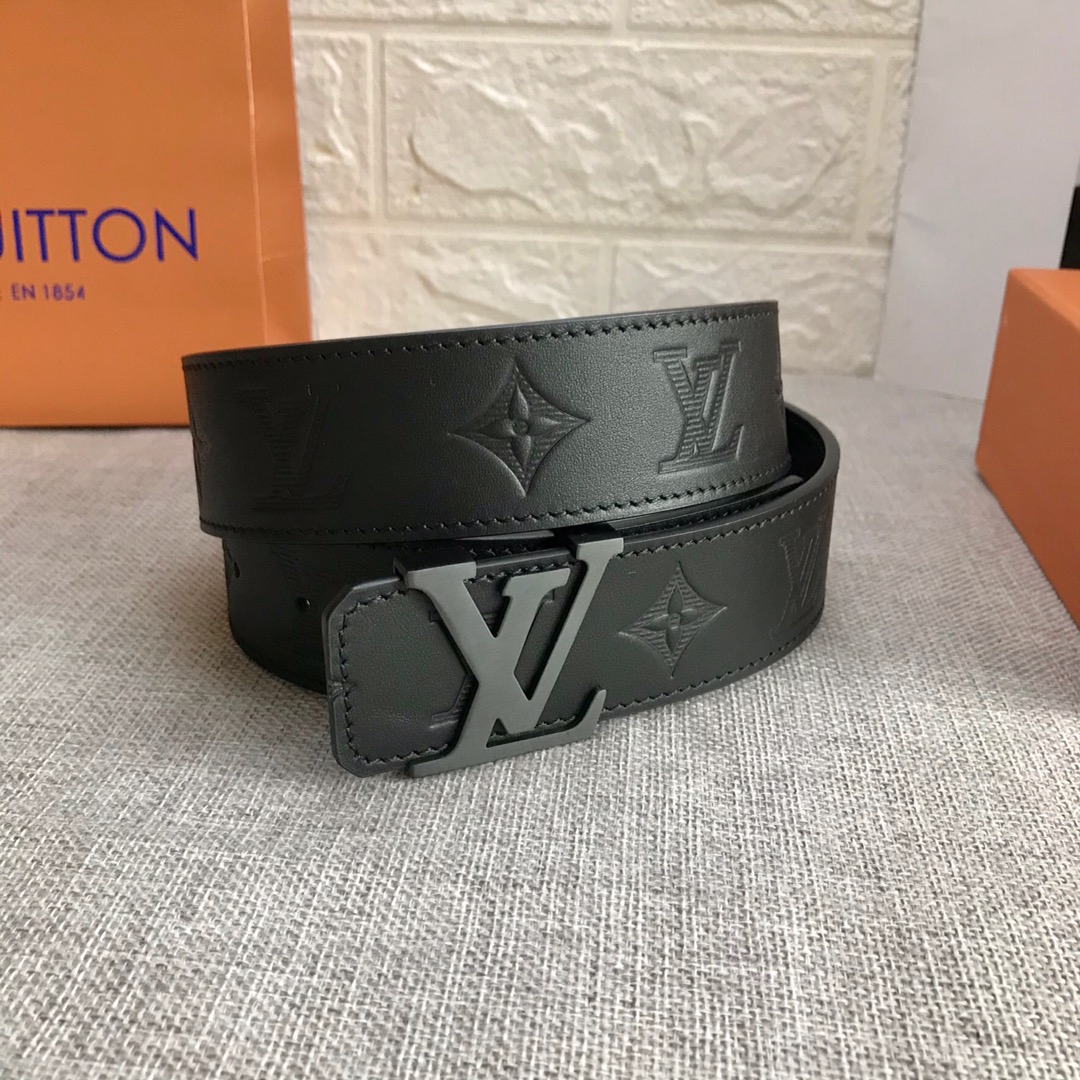 Louis Vuitton Belt in Black