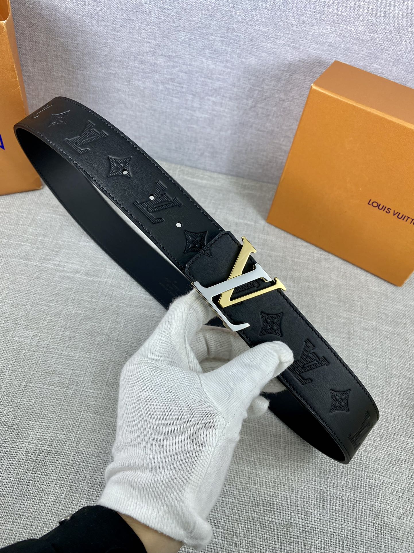 Louis Vuitton Belt in Black