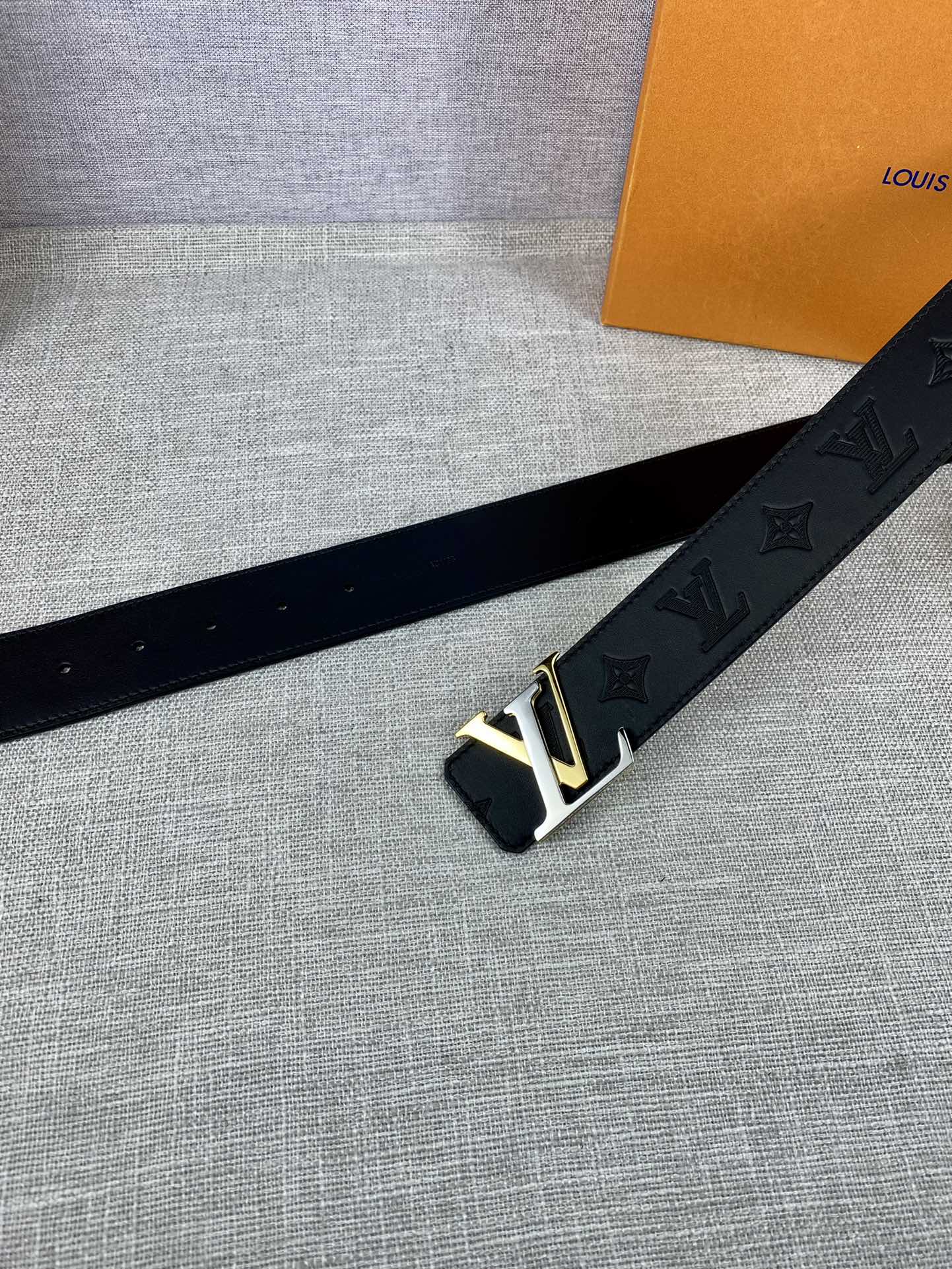 Louis Vuitton Belt in Black