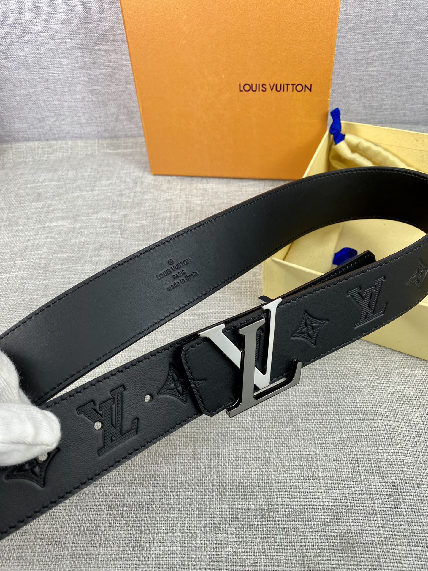 Louis Vuitton Belt in Black