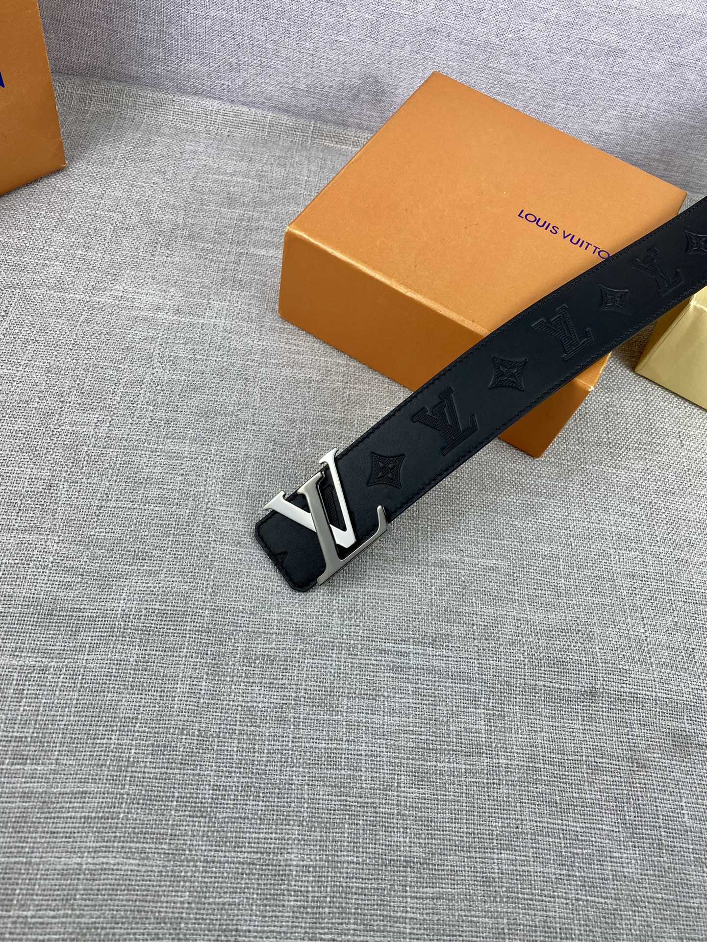 Louis Vuitton Belt in Black