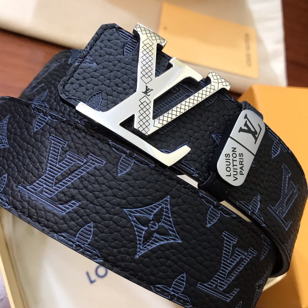 Louis Vuitton Belt in Black