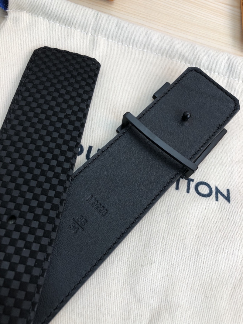 Louis Vuitton Belt in Black