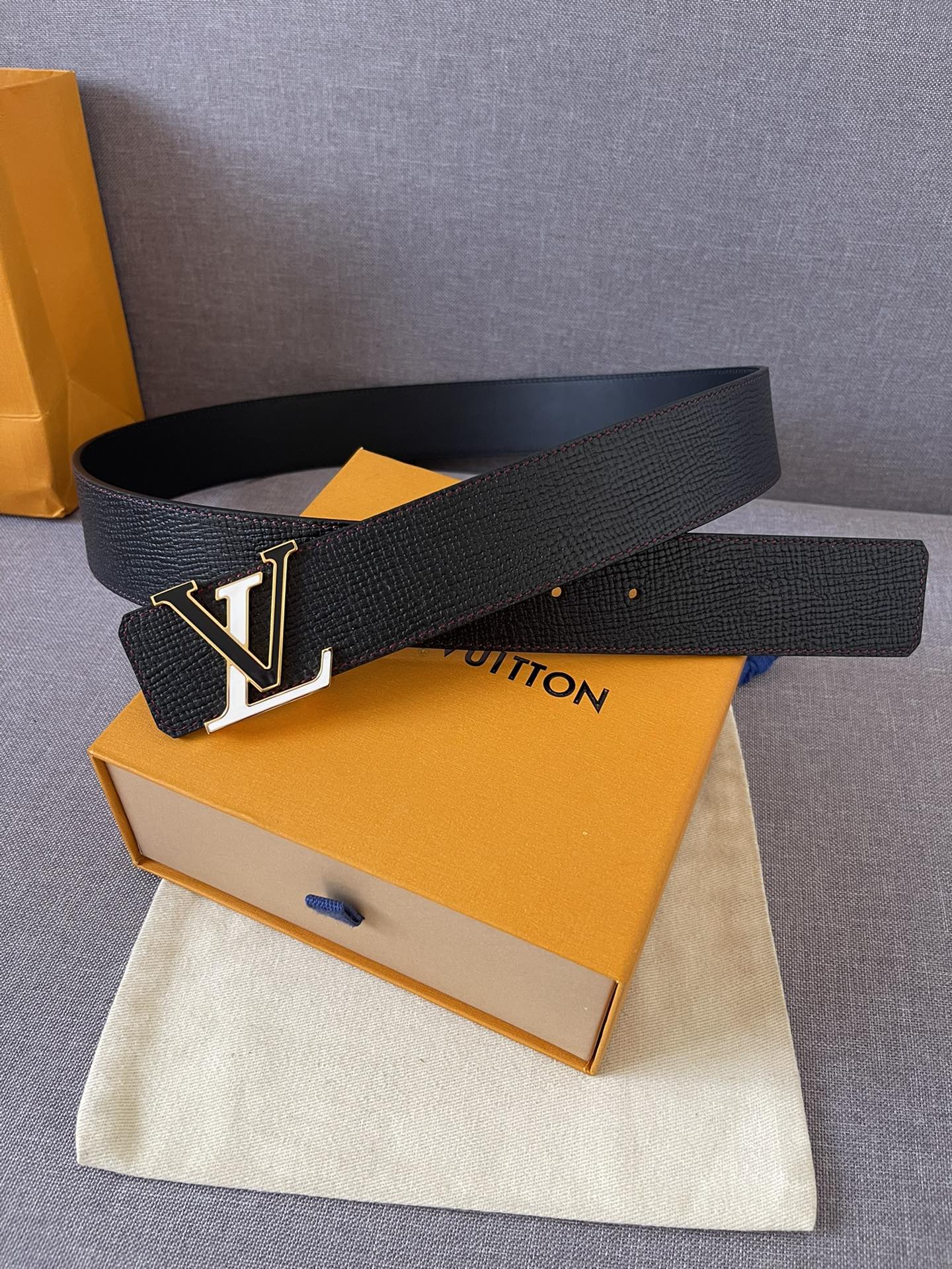 Louis Vuitton Belt in Black