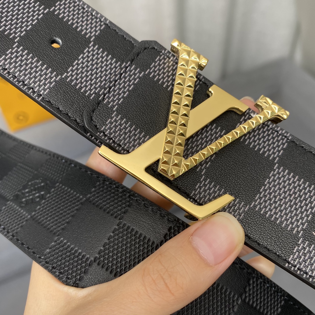 Louis Vuitton Belt in Black