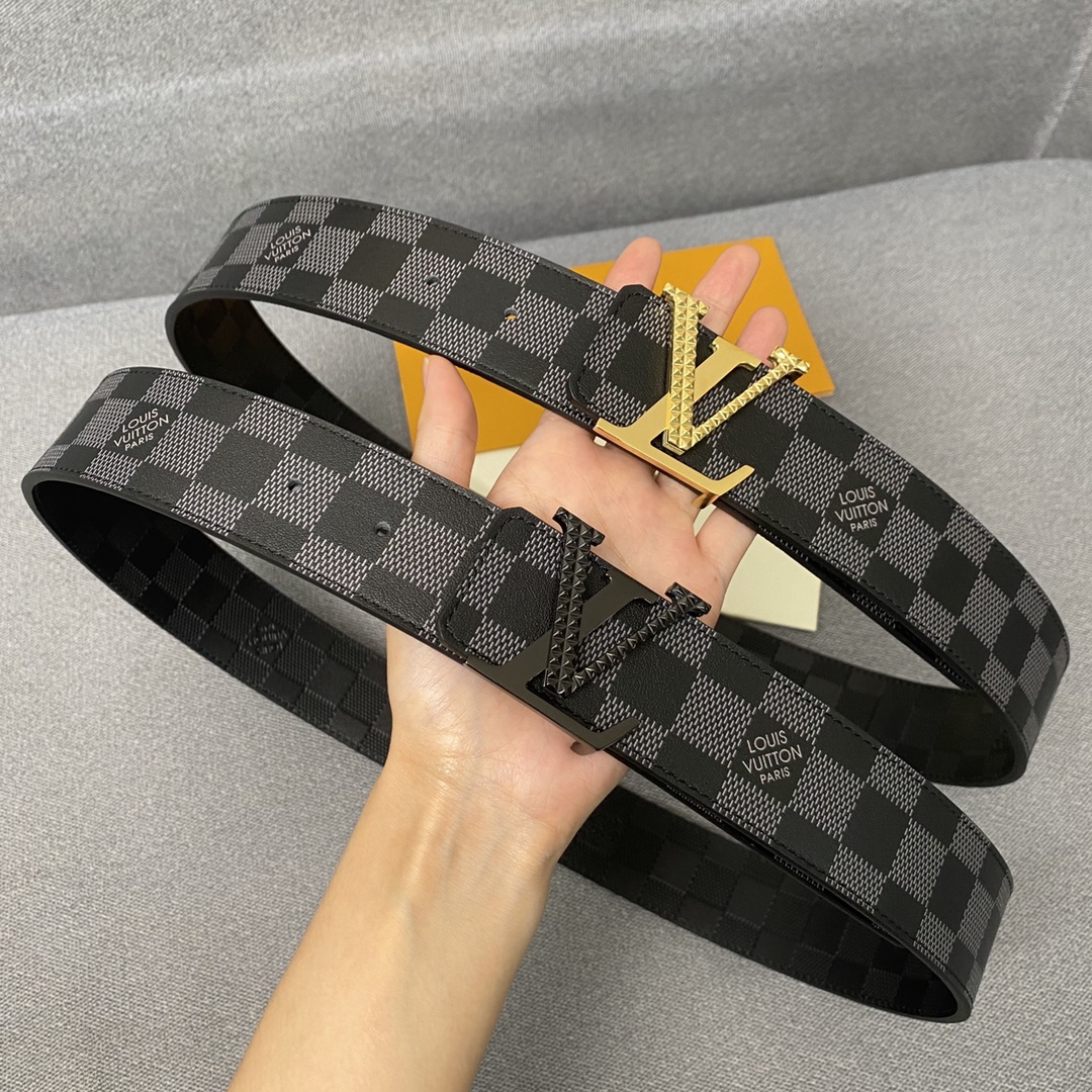 Louis Vuitton Belt in Black