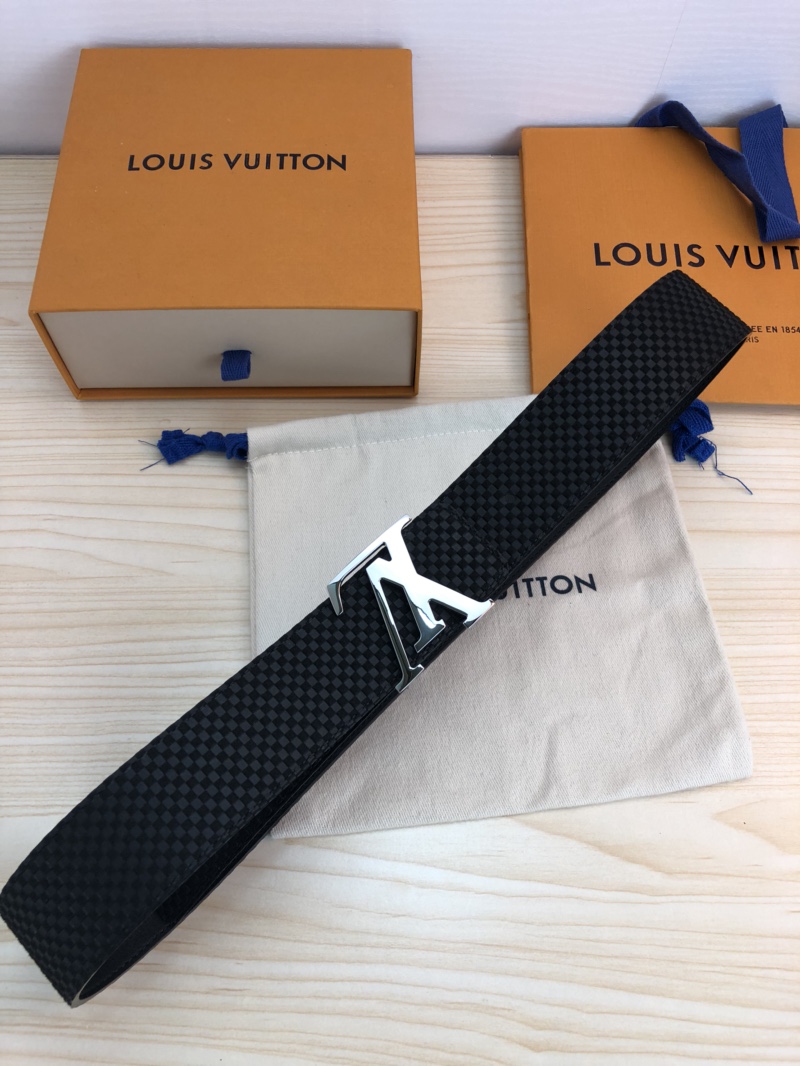 Louis Vuitton Belt in Black