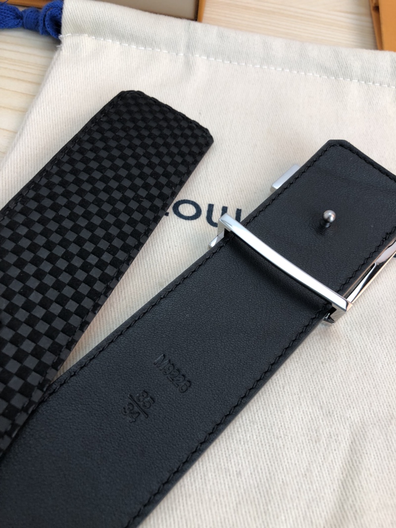 Louis Vuitton Belt in Black