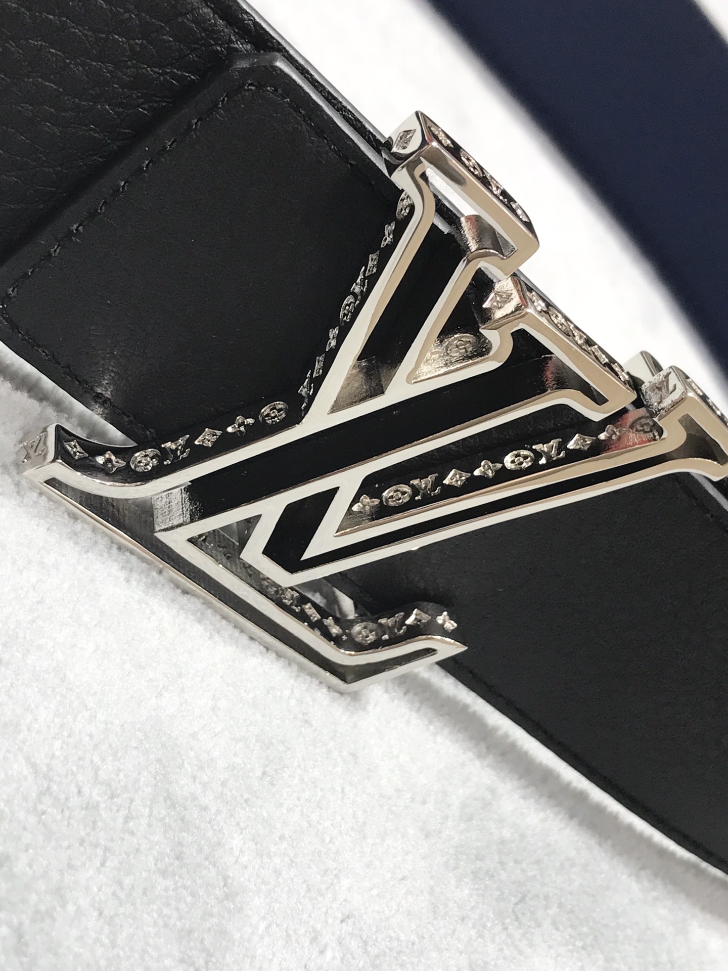 Louis Vuitton Belt in Black