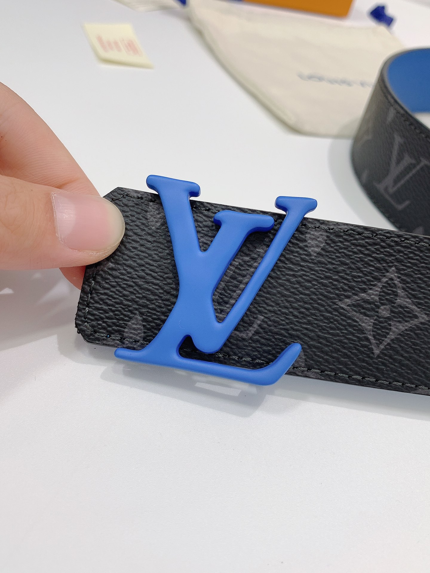 Louis Vuitton Belt in Black