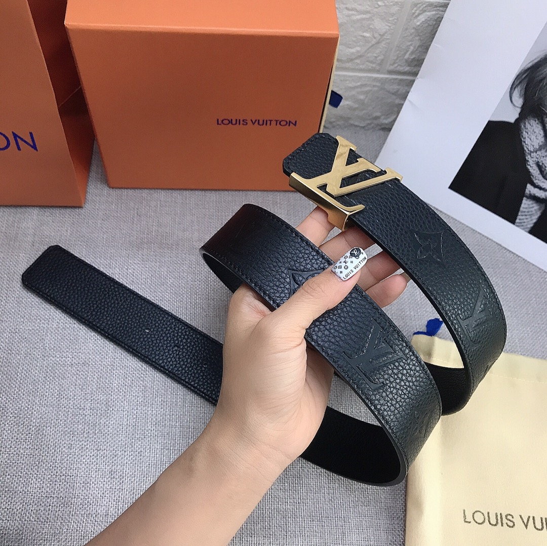 Louis Vuitton Belt in Black