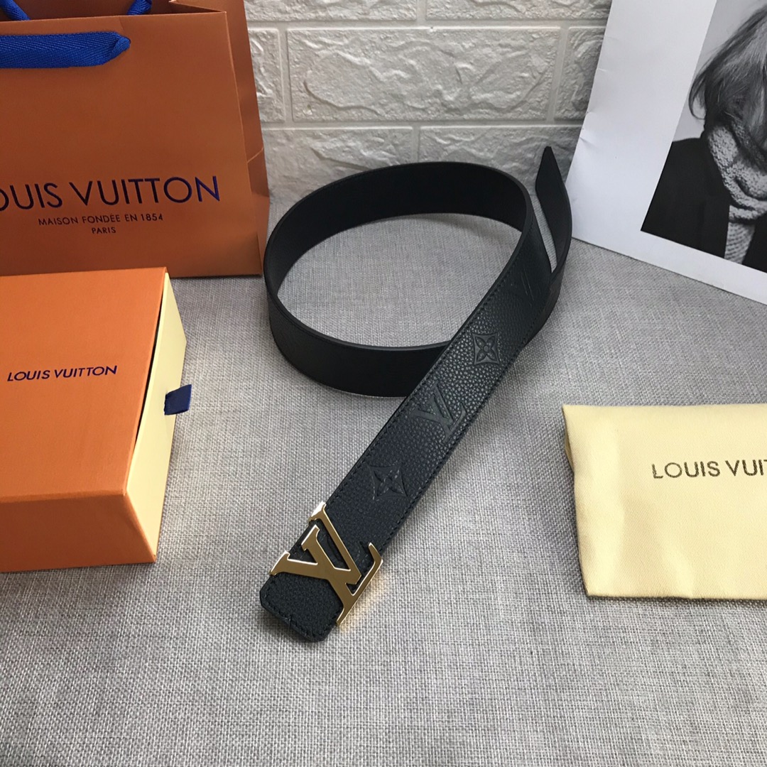 Louis Vuitton Belt in Black