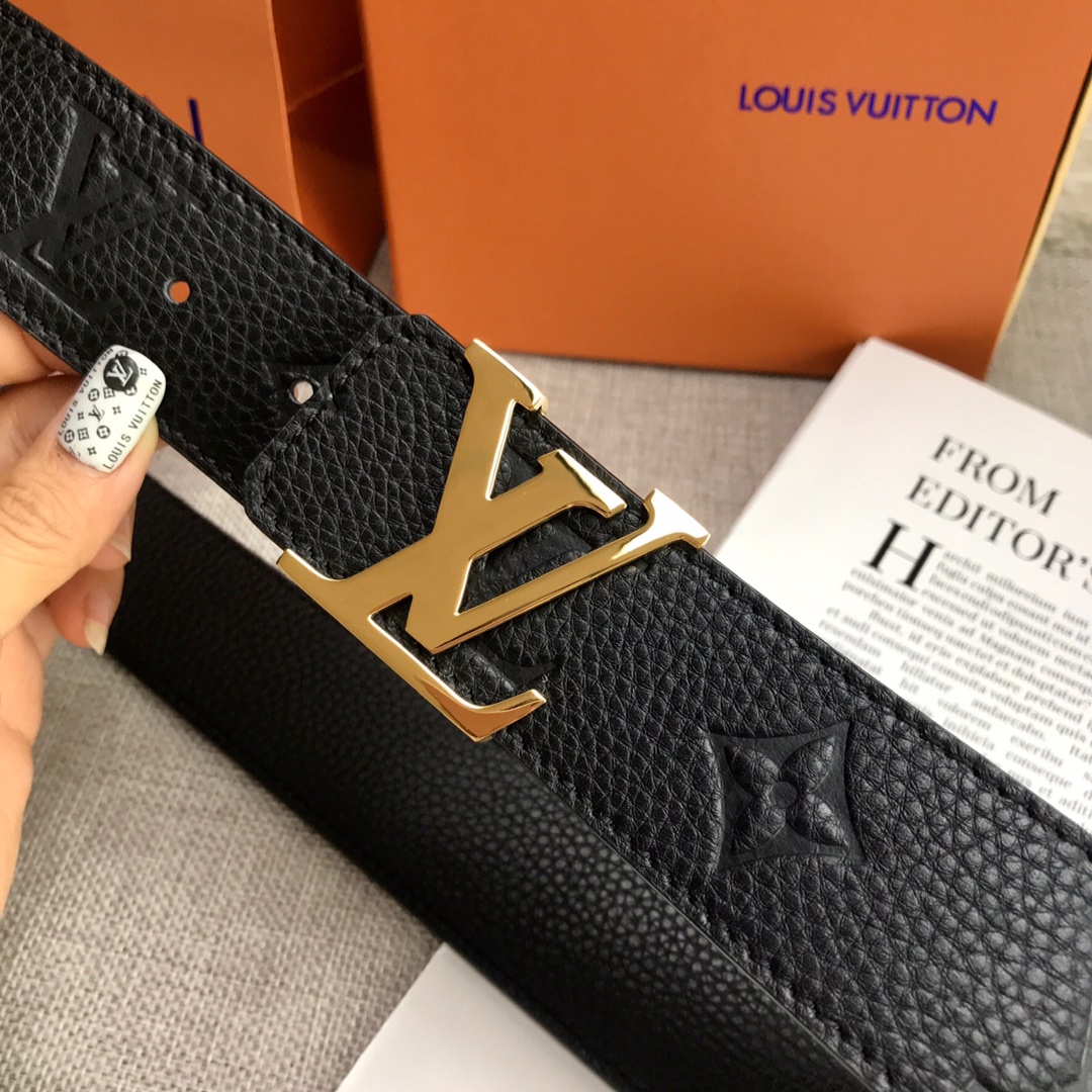 Louis Vuitton Belt in Black