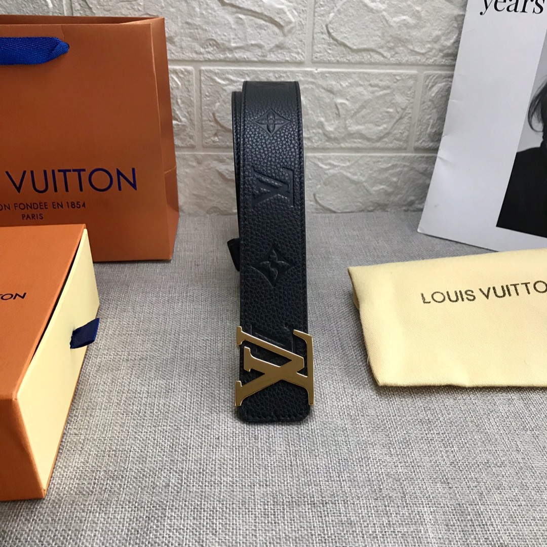 Louis Vuitton Belt in Black