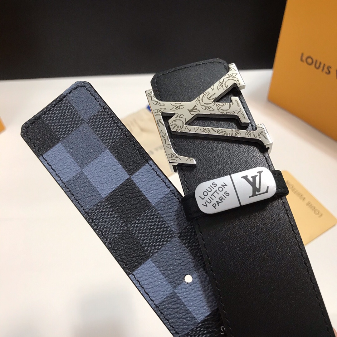 Louis Vuitton Belt in Black