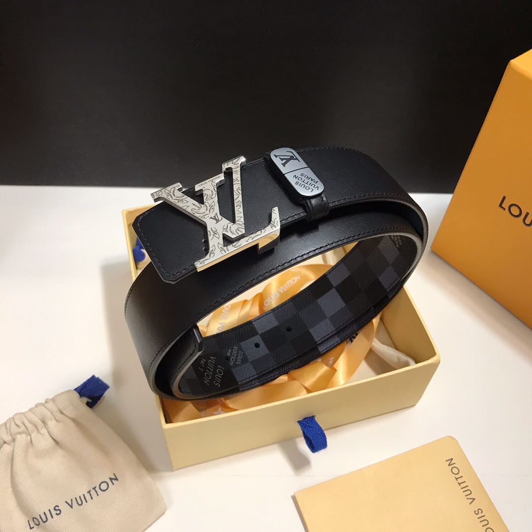 Louis Vuitton Belt in Black