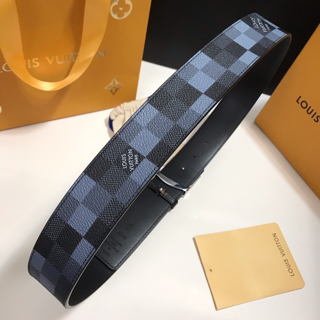 Louis Vuitton Belt in Black