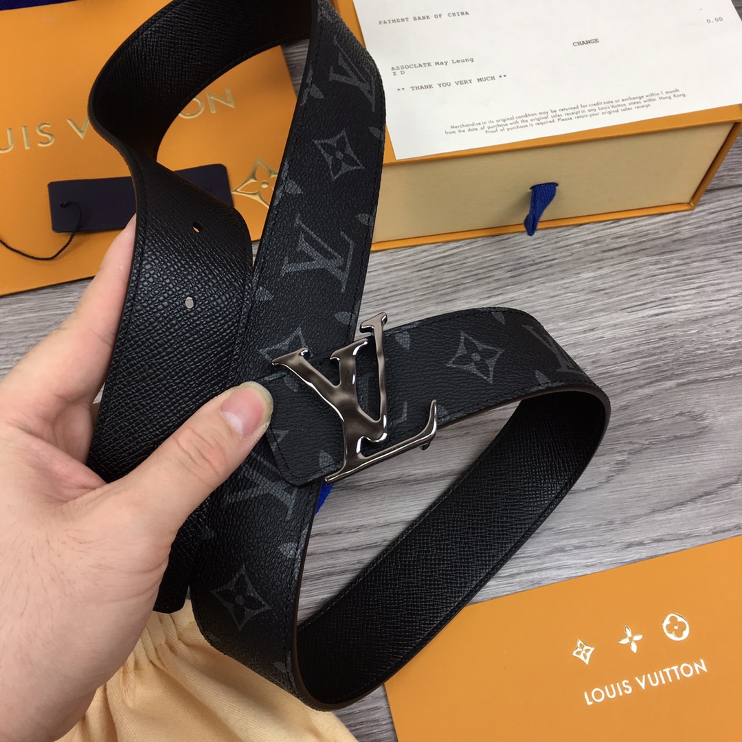 Louis Vuitton Belt in Black