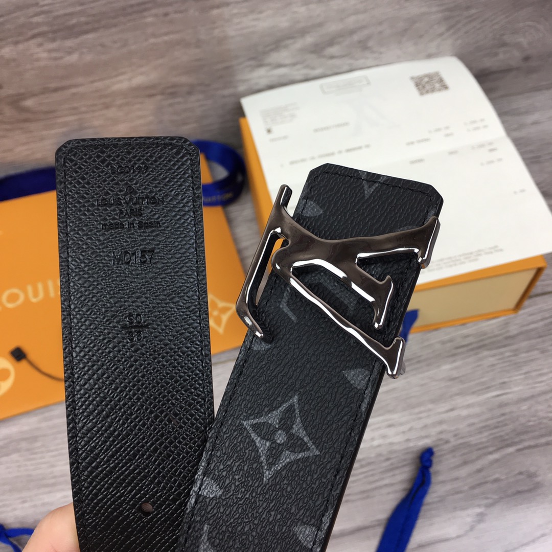 Louis Vuitton Belt in Black