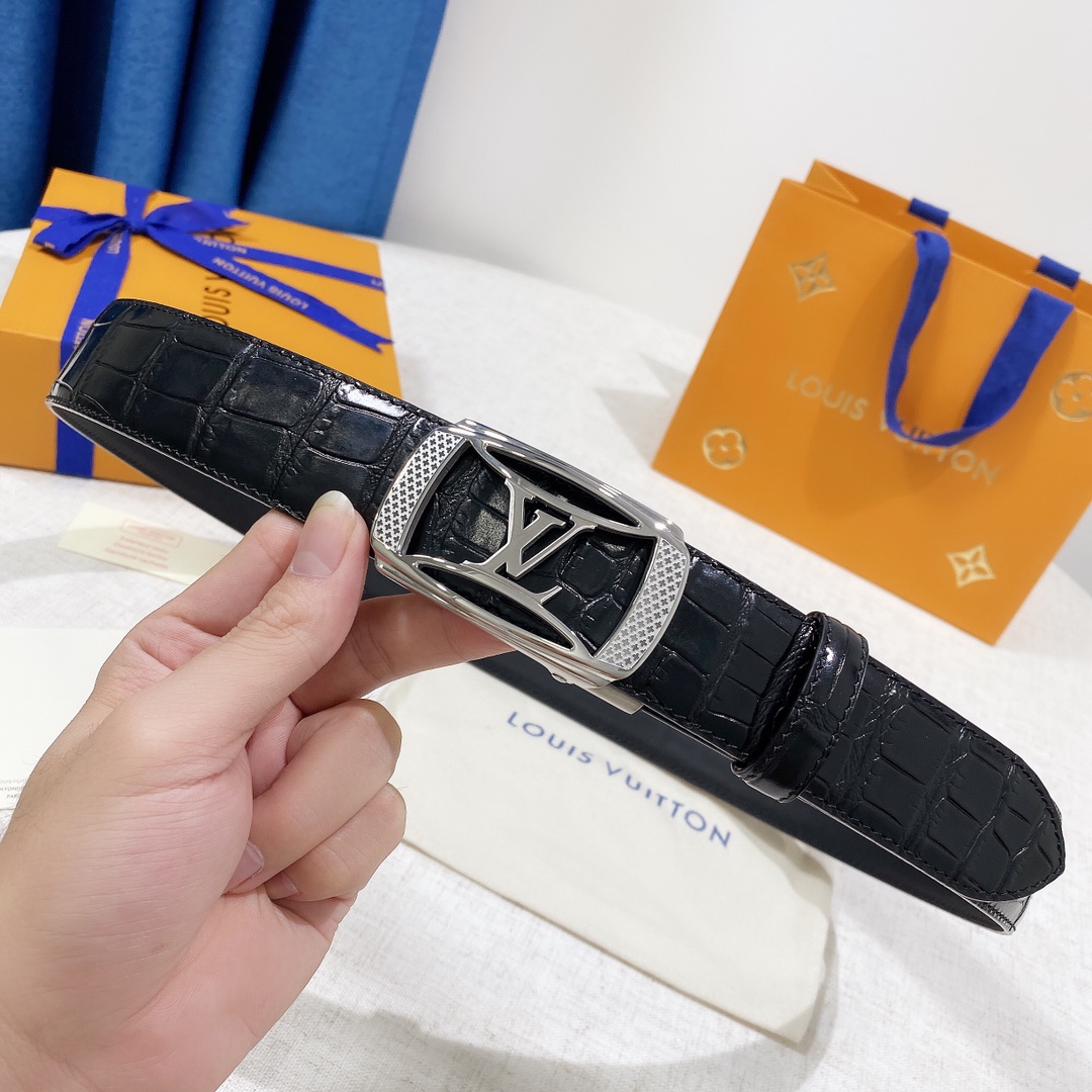 Louis Vuitton Belt in Black