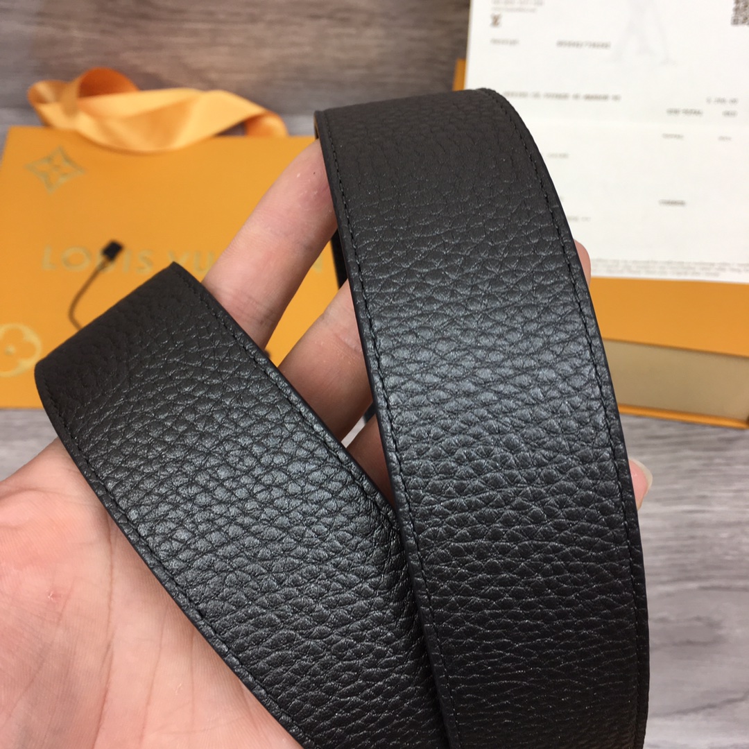 Louis Vuitton Belt in Black