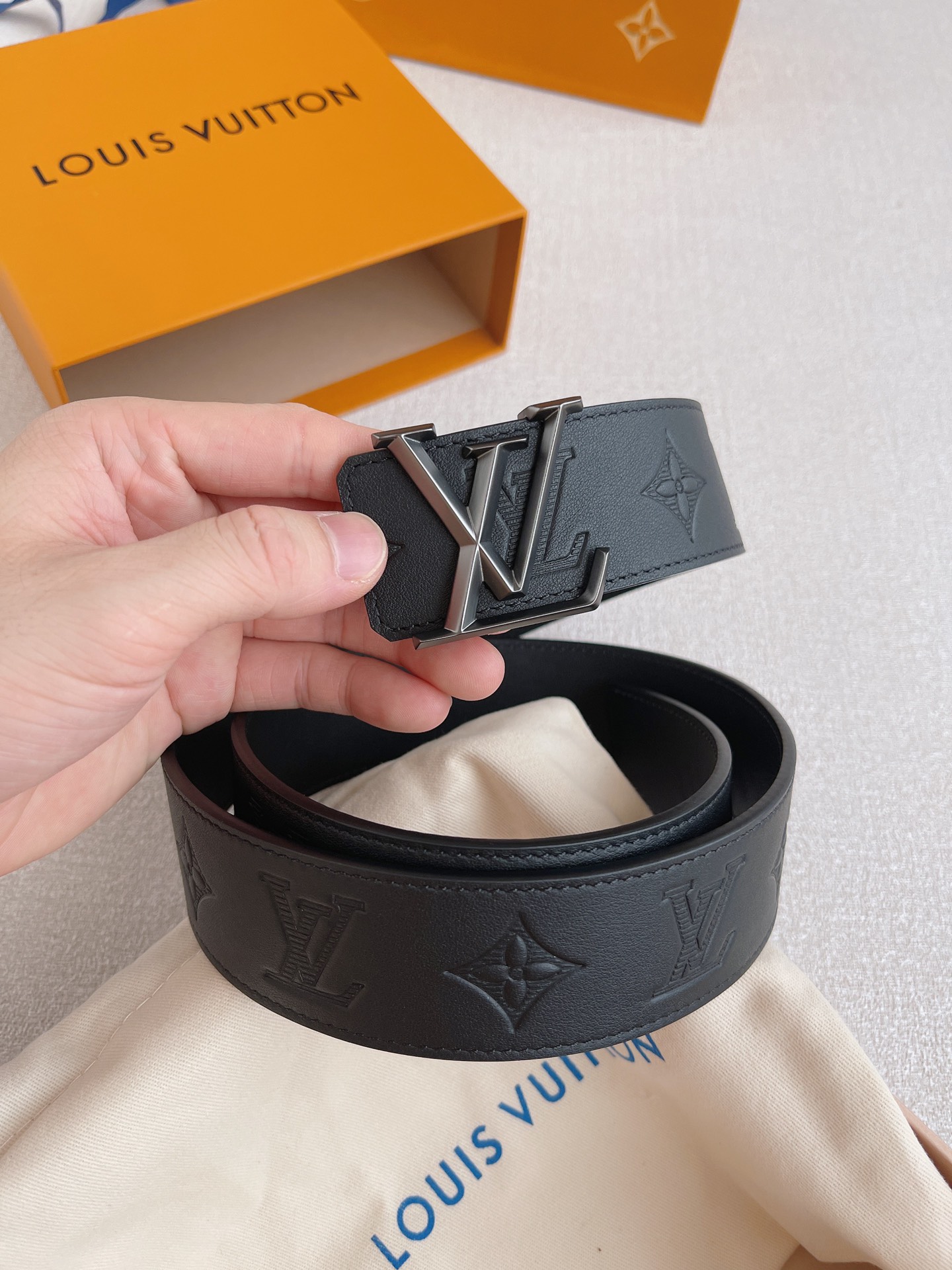 Louis Vuitton Belt in Black