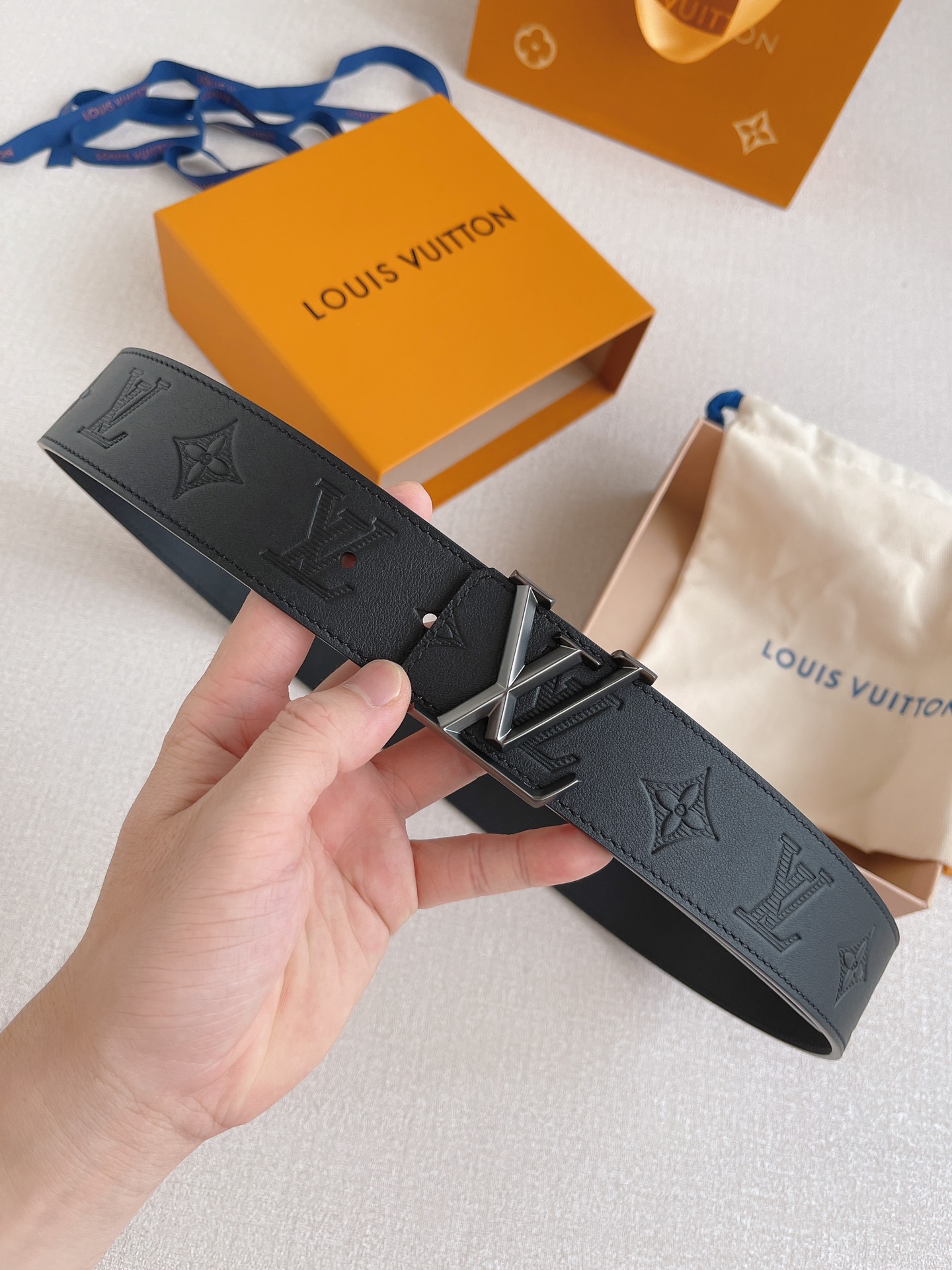 Louis Vuitton Belt in Black